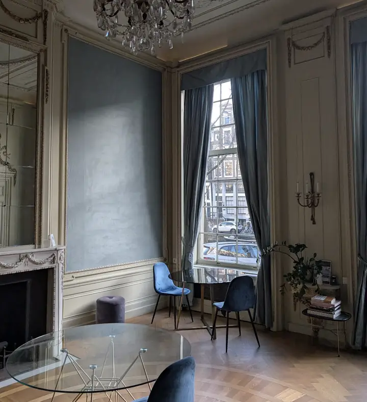 Salon aan de gracht waar je op afspraak Franchise-Marketing.nl ontmoet in Amsterdam-Centrum